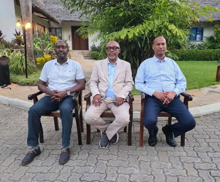 PS Aden A. Millah Posing for a Photo with Capt. Dalali, Director General of the National Agency of Maritime Affairs (ANAM) of the Union of the Comoros